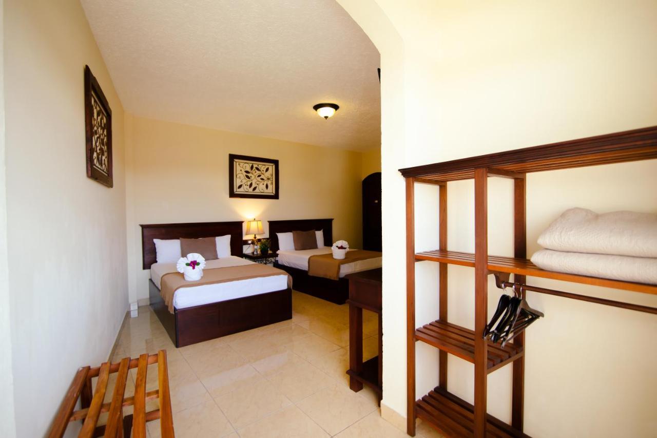 Hotel Quinta Maya Flores Exterior photo