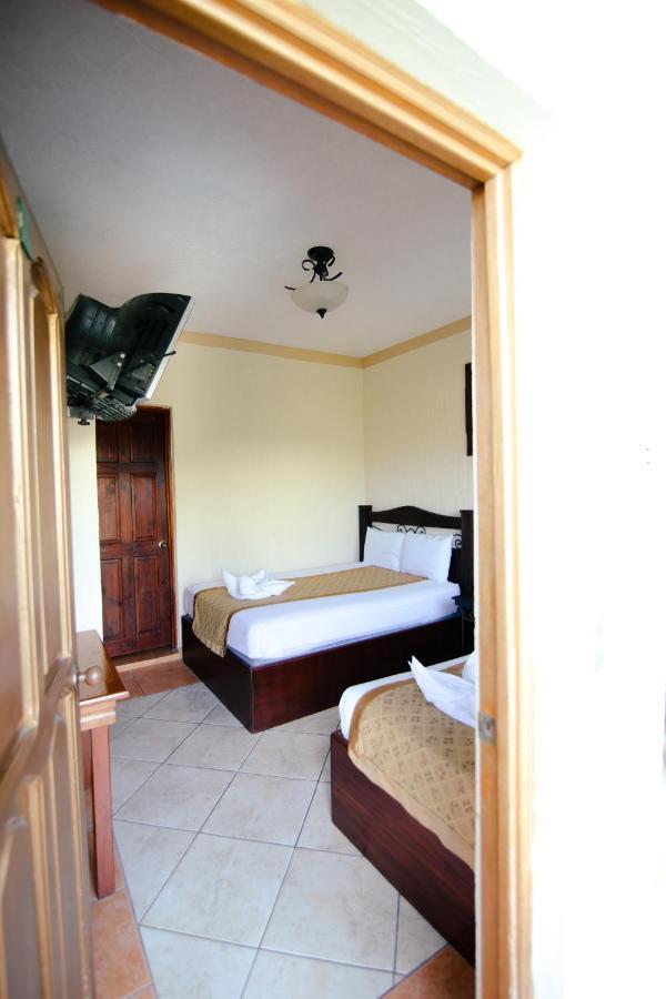 Hotel Quinta Maya Flores Exterior photo