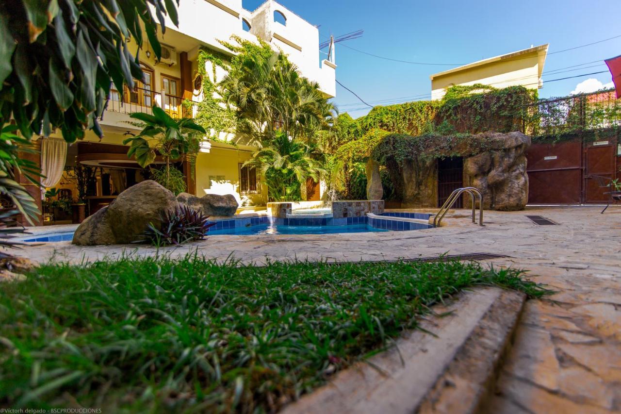Hotel Quinta Maya Flores Exterior photo