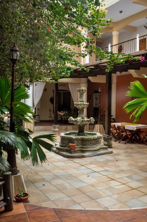 Hotel Quinta Maya Flores Exterior photo