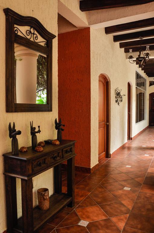 Hotel Quinta Maya Flores Exterior photo