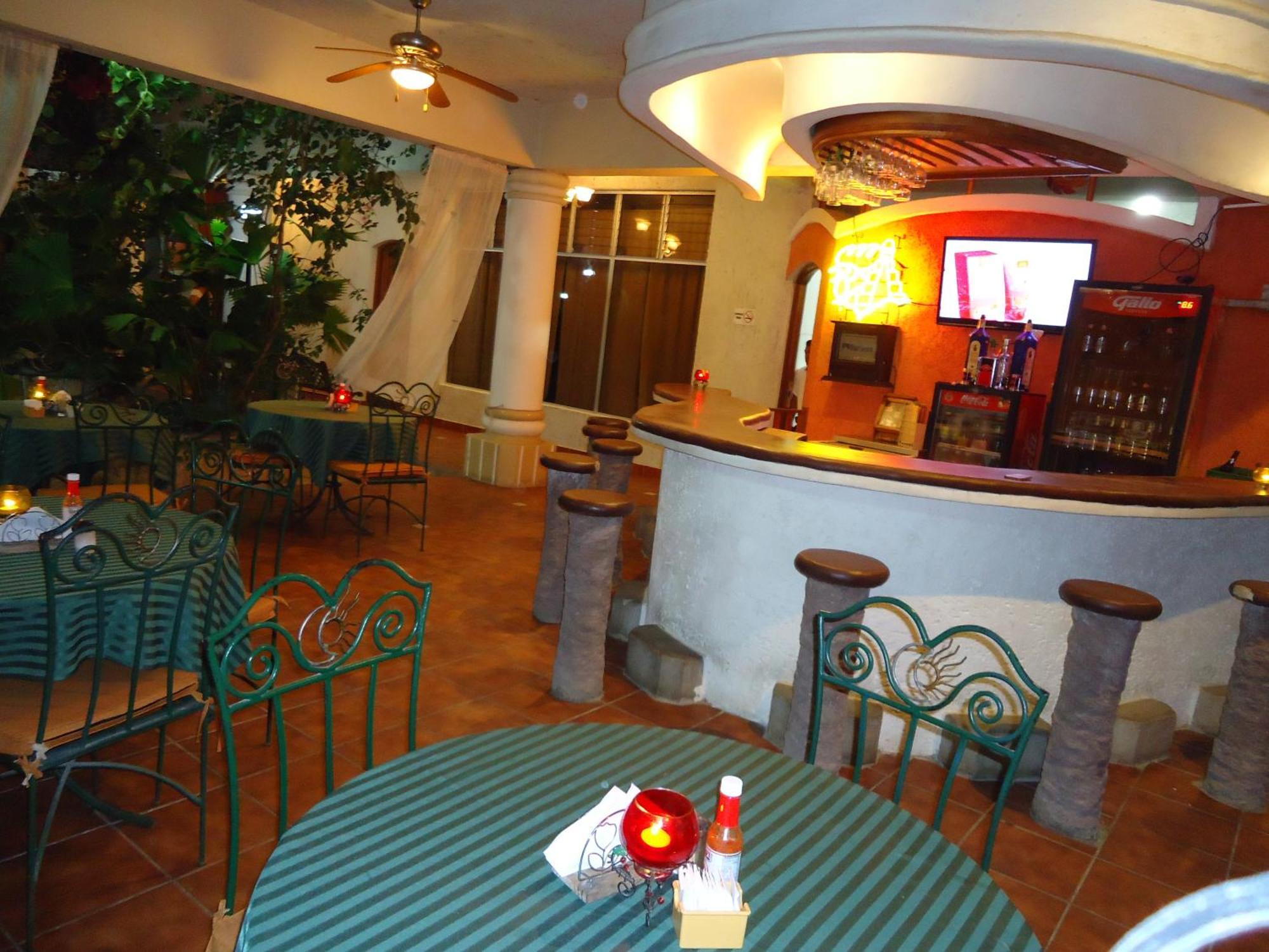 Hotel Quinta Maya Flores Exterior photo