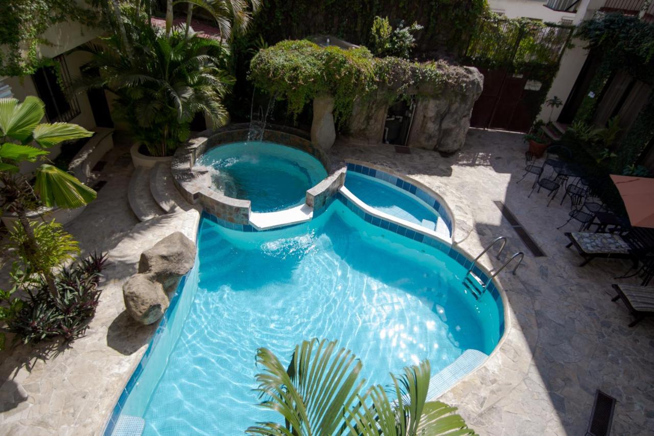 Hotel Quinta Maya Flores Exterior photo