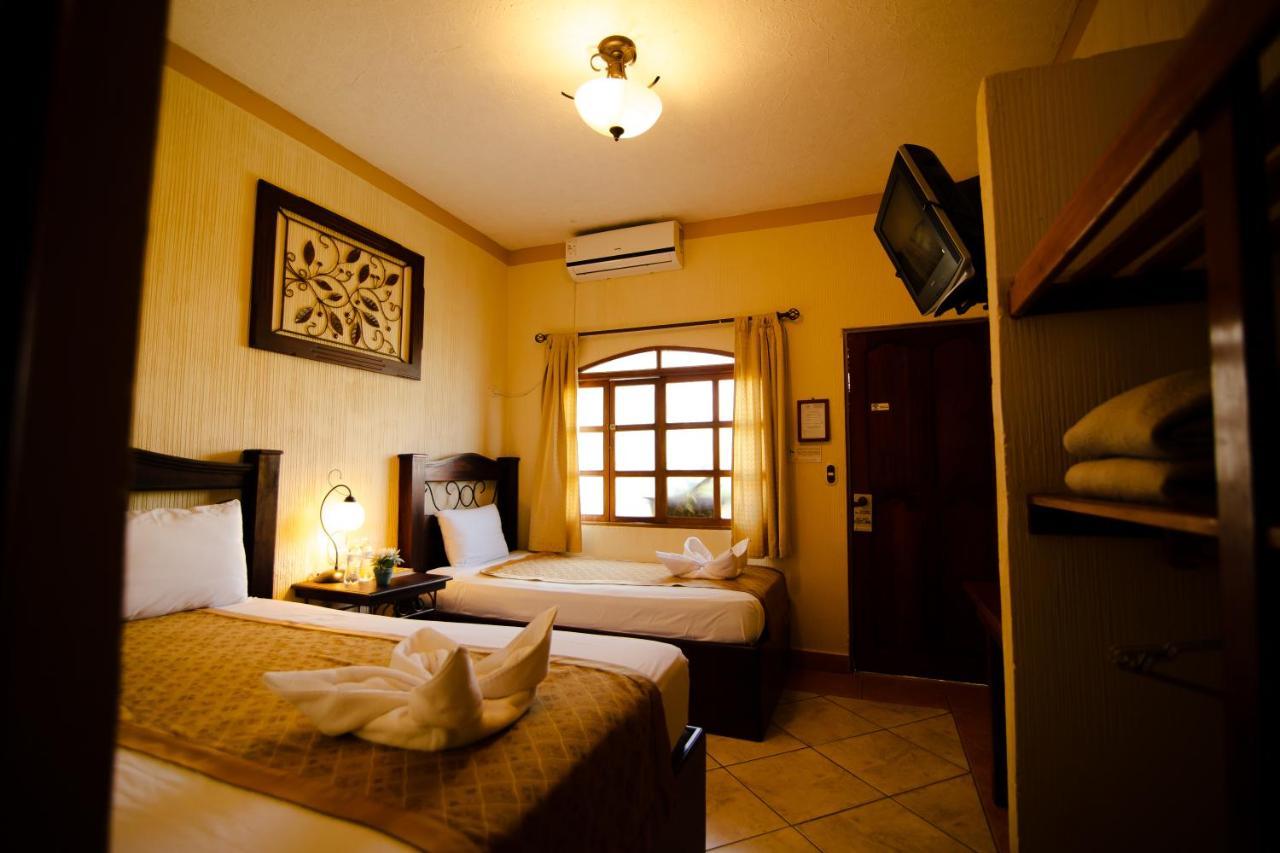 Hotel Quinta Maya Flores Exterior photo
